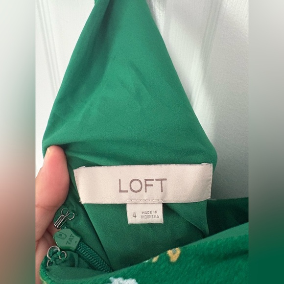 LOFT Vibrant Green Floral Romper size 4 - Picture 10 of 10